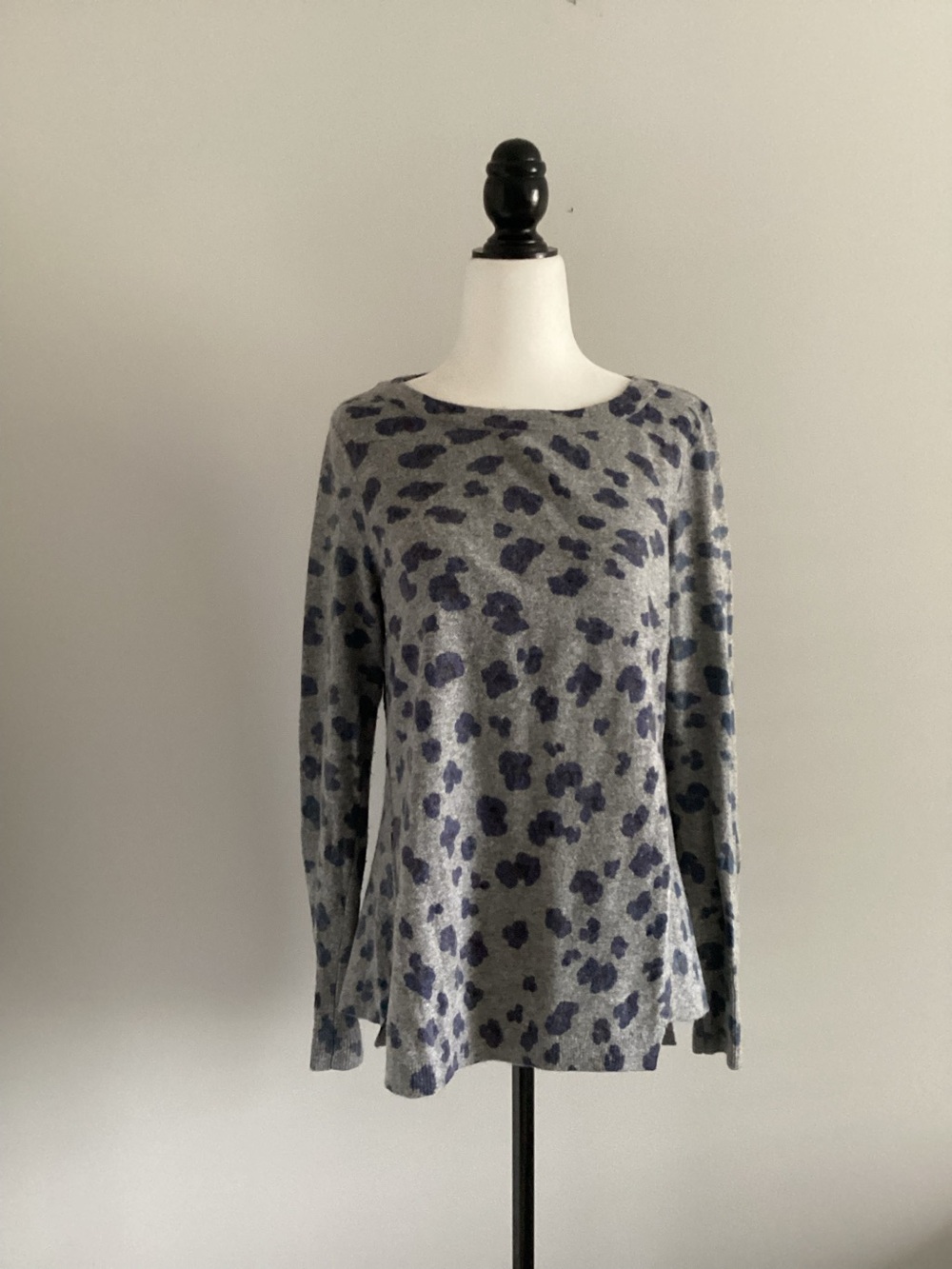 Rebecca Taylor Grey Crewneck Sweater with Dark Blue Leopard Print, Size M